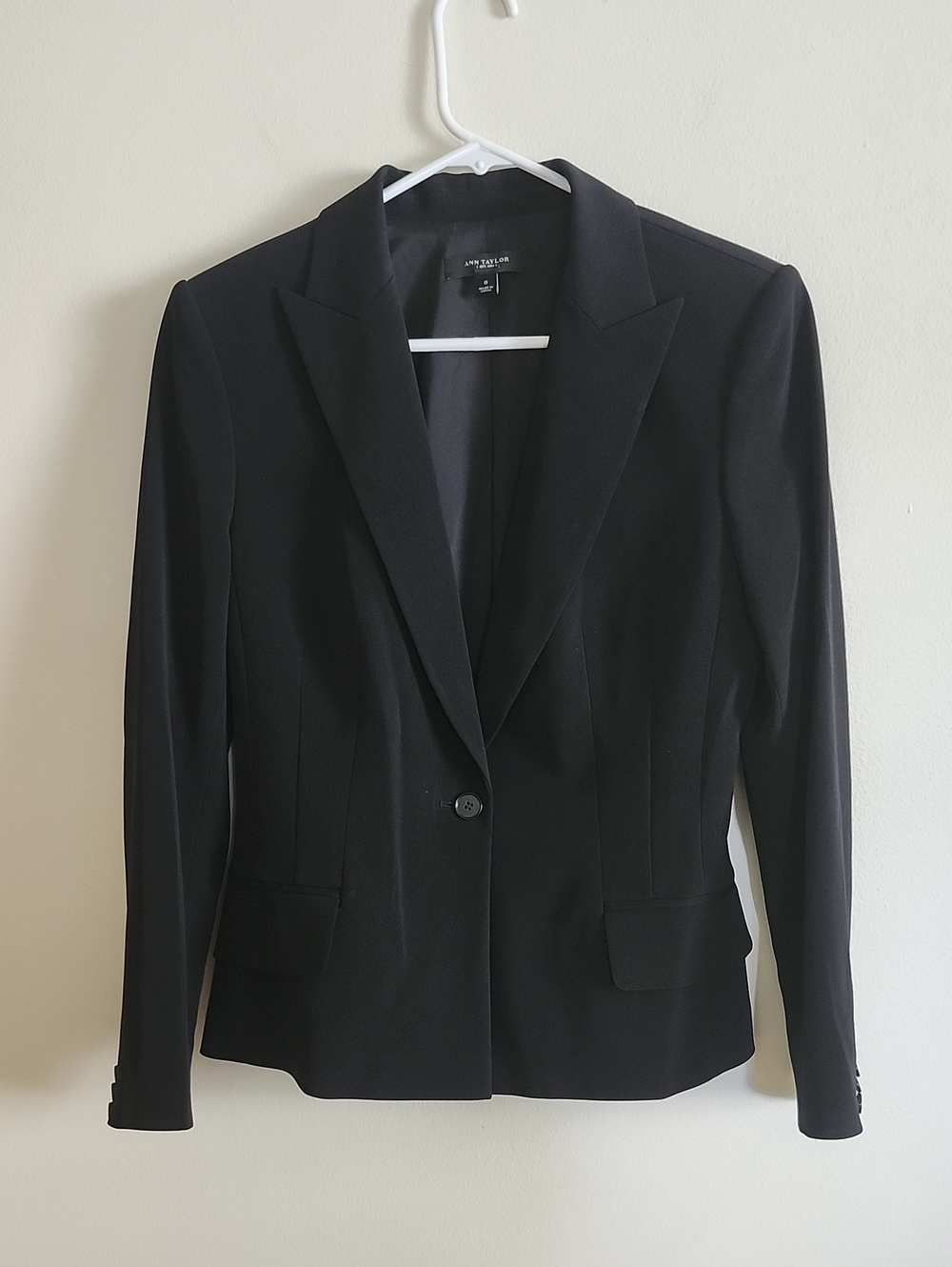 Ann Taylor Black Single-Button Notch Lapel Tailored Blazer